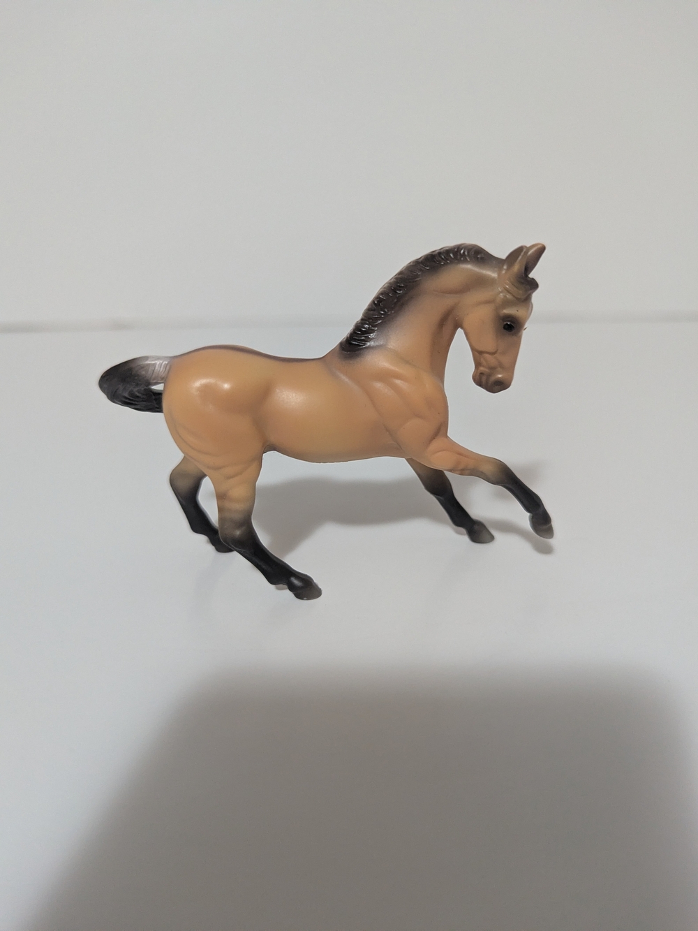 Breyer Stablemates American Warmblood Dunskin #6935